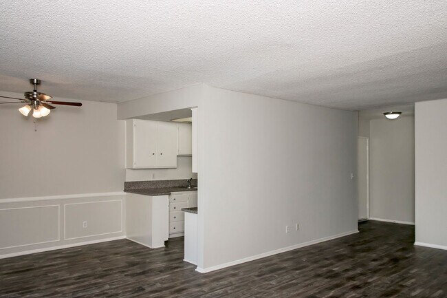 Building Photo - 285 California Blvd