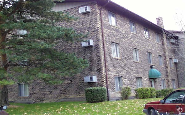 Primary Photo - Woodbury Apartments