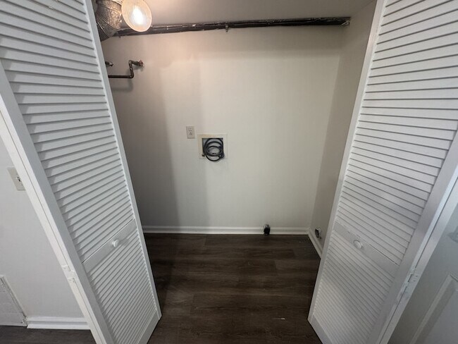 Building Photo - 1247 Wenlon Dr