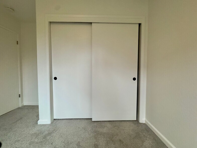 Building Photo - 6501 Raymond St