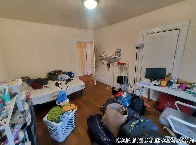 Building Photo - 1590 Cambridge St