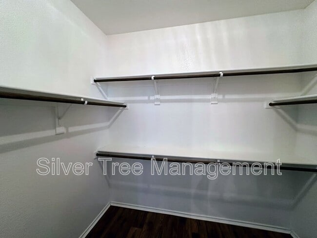 Building Photo - 420 Donagon Ct