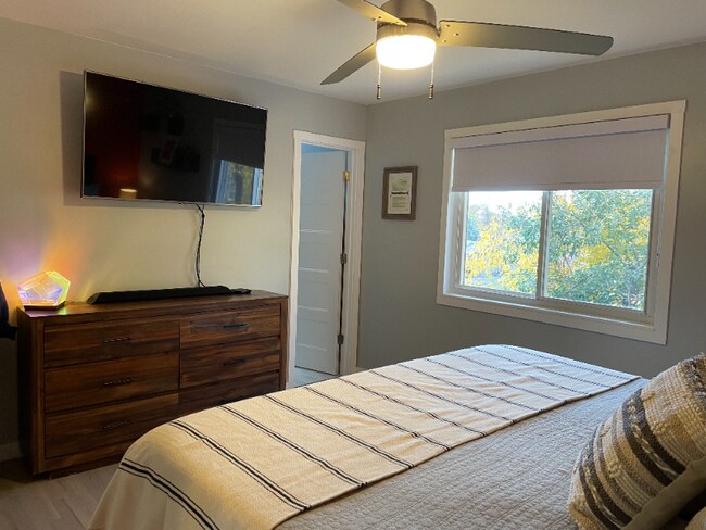 Building Photo - 1025 Sparta Dr