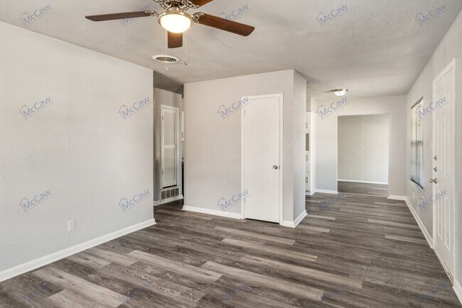 Building Photo - 811 Vogel St
