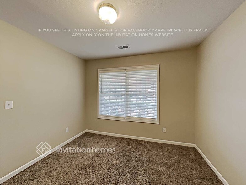 Building Photo - 6415 White Walnut Way