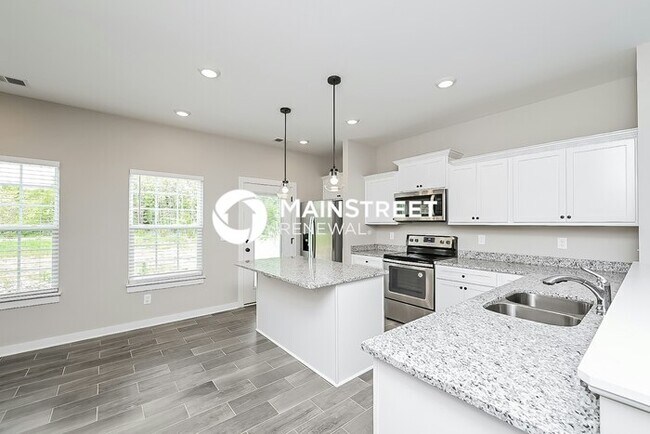 Building Photo - 4 Bedroom Pet-Friendly Home in Murfreesbor...