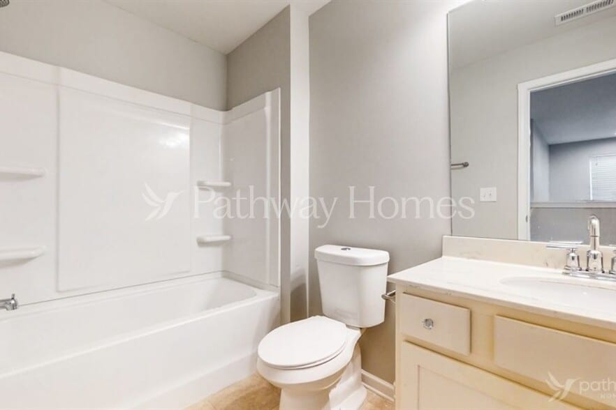 Building Photo - 3950 Lake Manor Way