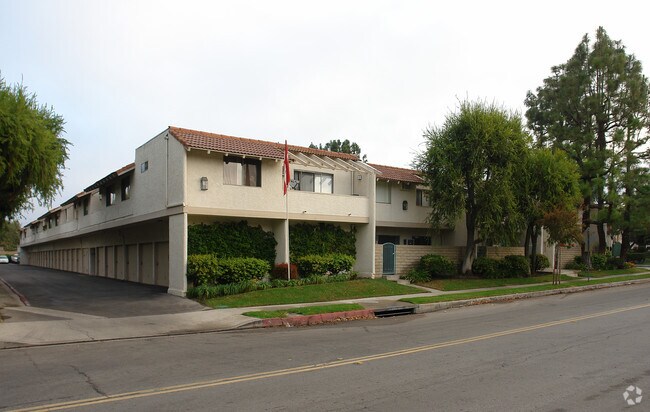 Building Photo - Hacienda West