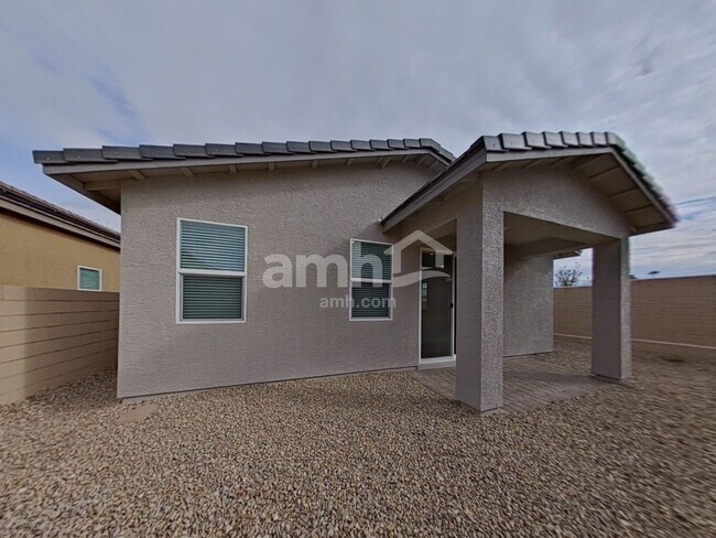 Building Photo - 889 English Primrose St