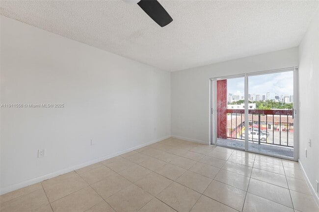 Building Photo - 420 NW 12th Ave