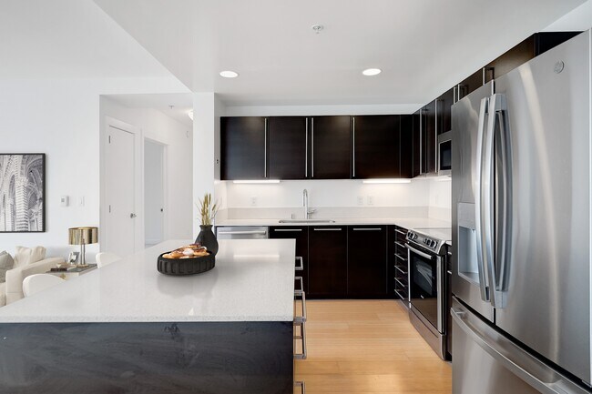 Building Photo - 1160 Mission St