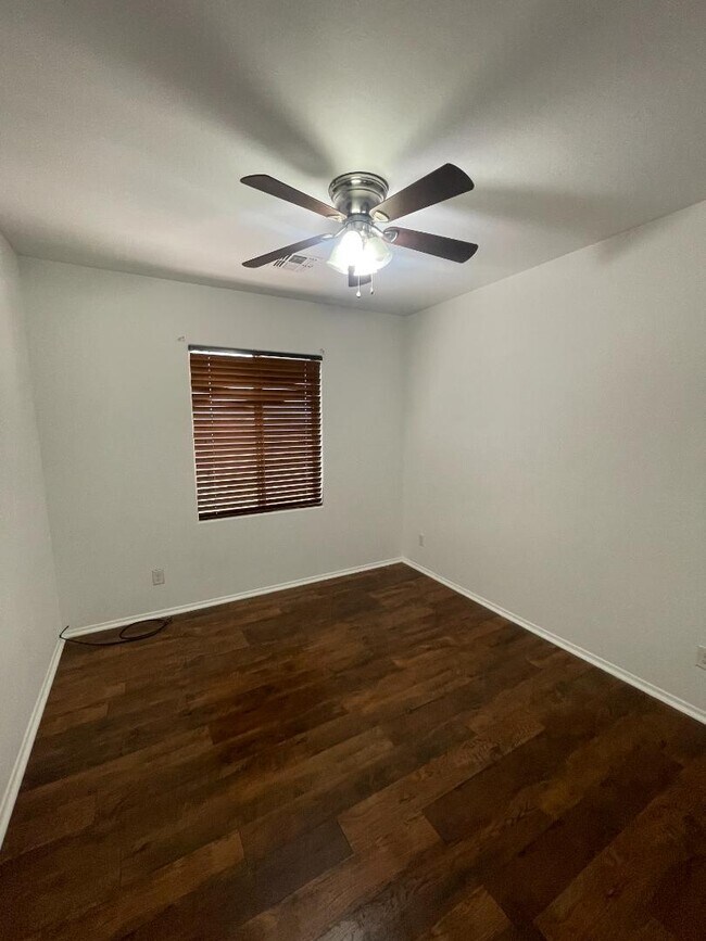 Building Photo - 4425 E Muriel Dr