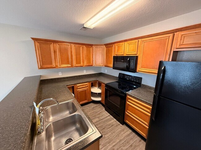 Building Photo - 2403 Talbott Way