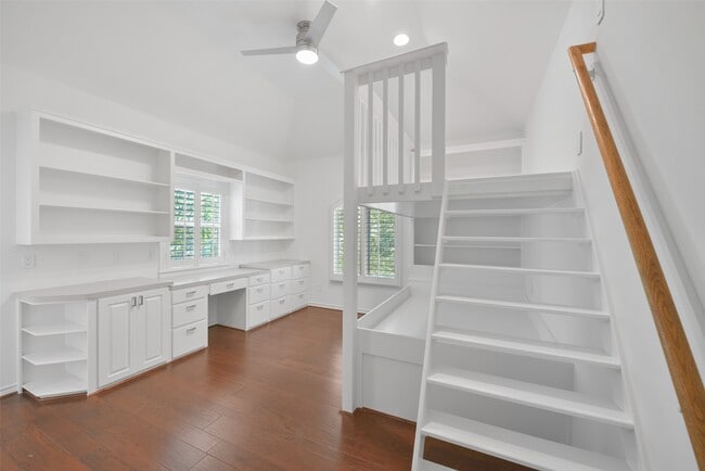 Building Photo - 3724 Wroxton Rd
