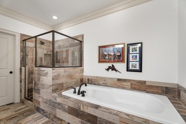 Building Photo - 523 Ansley Cir NE
