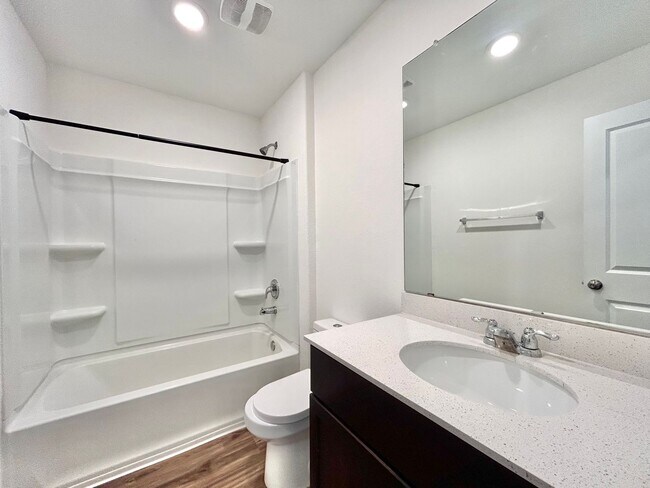 Building Photo - Your Next Home Awaits – Bright, Modern & M...
