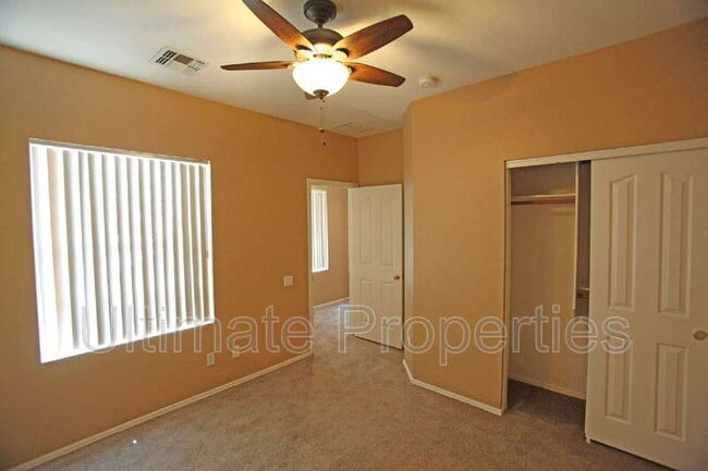 Building Photo - 9234 W Milkweed Loop