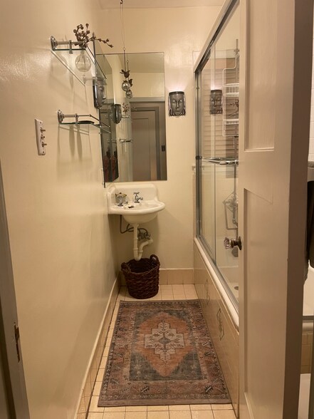 Building Photo - 8301 Marmont Ln