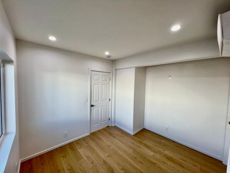 Building Photo - 3118 W 109th St