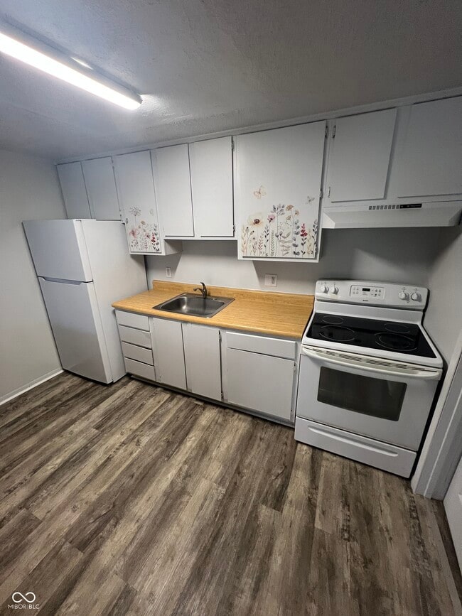 Building Photo - 2000 Indianapolis Rd