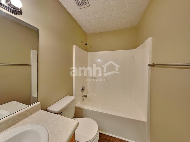 Building Photo - 125 Sanders Walk