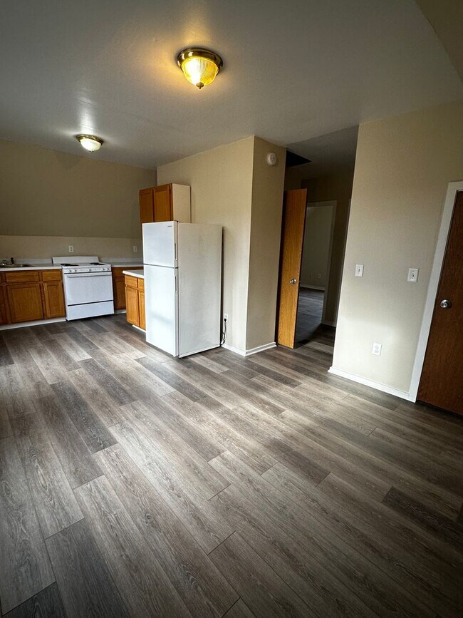 Building Photo - 1207 3rd Ave South