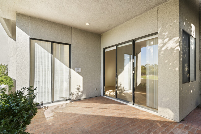Building Photo - 7700 E Gainey Ranch Rd