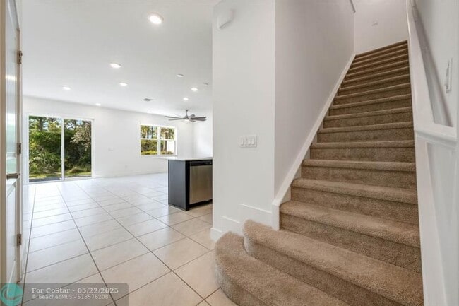 Building Photo - 210 Preserve Trl S