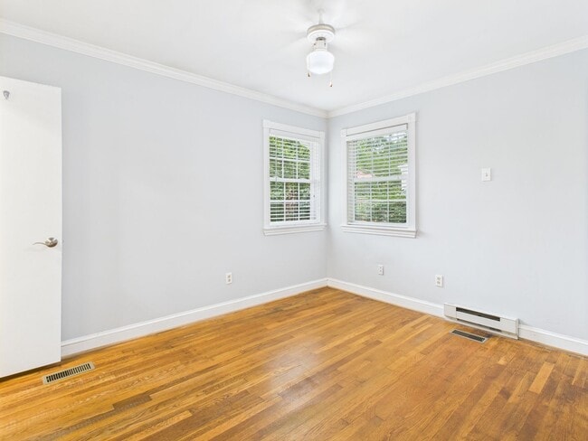 Building Photo - 1109 Dinwiddie Ave