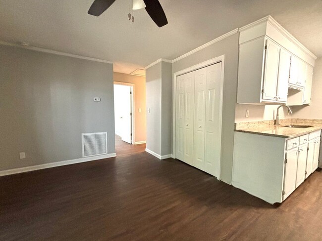 Building Photo - FULLY RENOVATED! 4BR/2BA Home Available No...