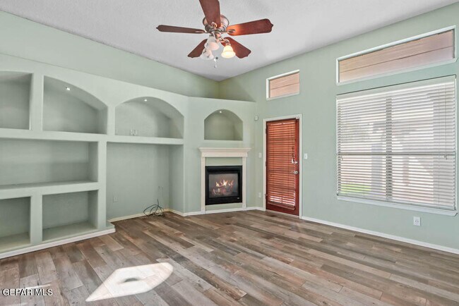 Building Photo - 12733 Tierra Salas Dr