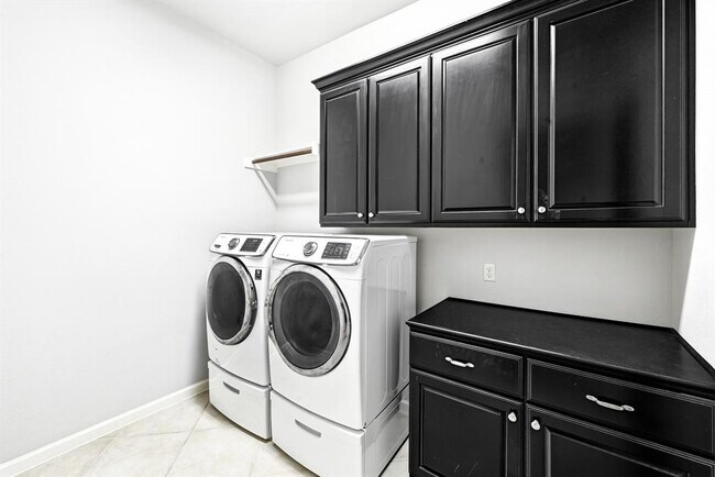 Building Photo - 1611 Rimstone Dr