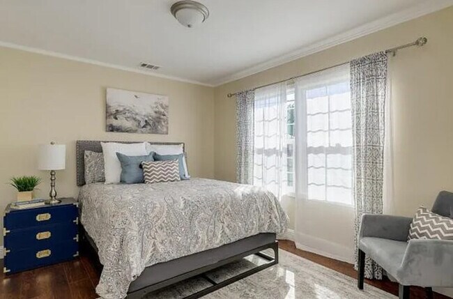 Building Photo - 1004 Airport Blvd