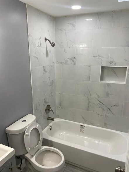 Building Photo - 803 Druid Park Lake Dr