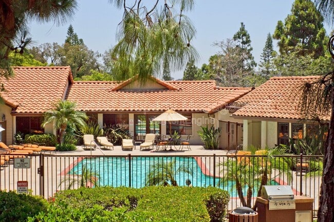Building Photo - 12580 Carmel Creek Rd