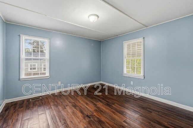 Building Photo - 934 Bluebird Rd