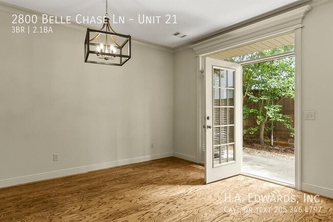 Building Photo - 2800 Belle Chase Ln