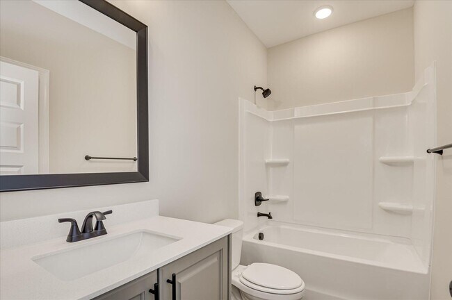 Building Photo - 136 Tanager Ln