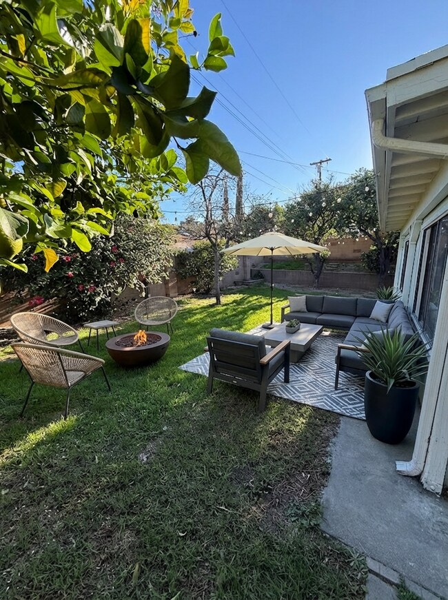 Building Photo - Beautiful 4 Bedroom, 2 Bathroom, Sylmar Home! Ready for Move-In!