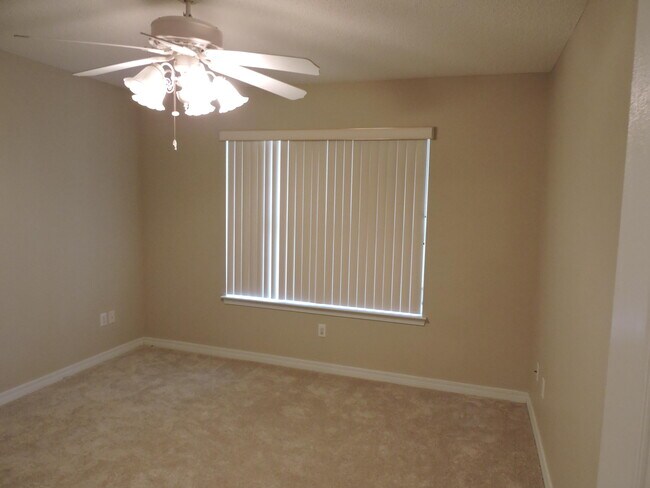 Building Photo - 5831 Buckskin Ct