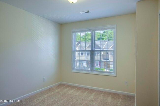 Building Photo - 113 Beacon Woods Dr
