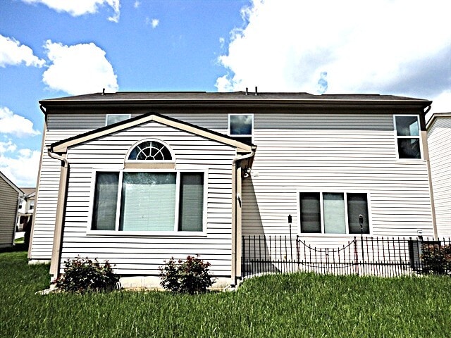 Building Photo - 6607 Thistle Grove