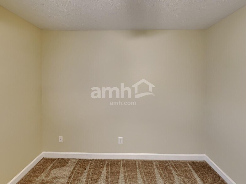 Building Photo - 533 Scotts Creek Trl