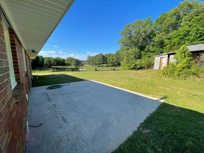 Building Photo - Completely remodeled 3/2 House- $2,150