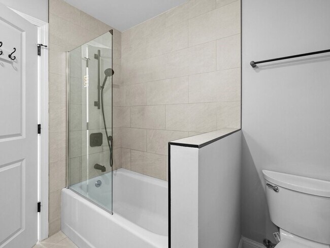 Building Photo - 165 Hartford St