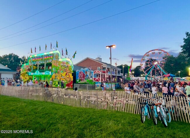 Building Photo - 514 River Rd