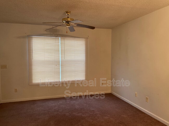 Building Photo - 1100 Pineland Ave