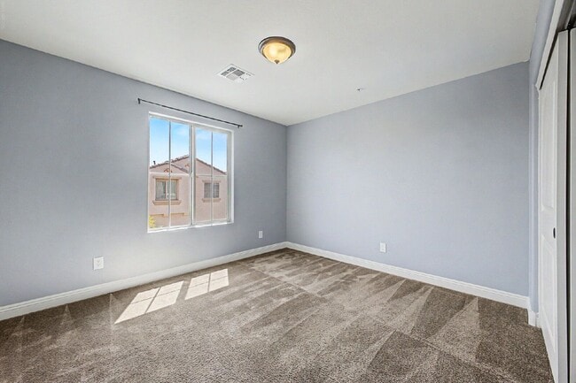 Building Photo - 20515 W Maiden Ln