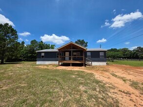 Building Photo - 12121 Old County Rd