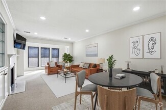 Building Photo - 24308 Plantation Dr NE